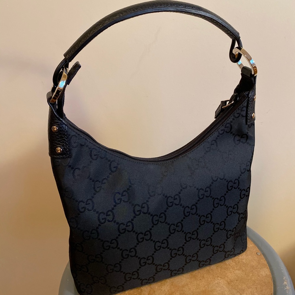 Vintage Gucci shoulder bag (never been used)